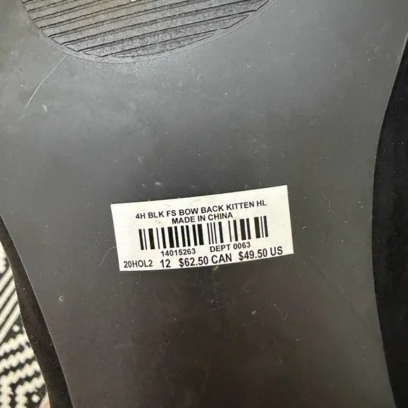 Torrid black velour velvet kitten heels bow back size 12 - Picture 5 of 6